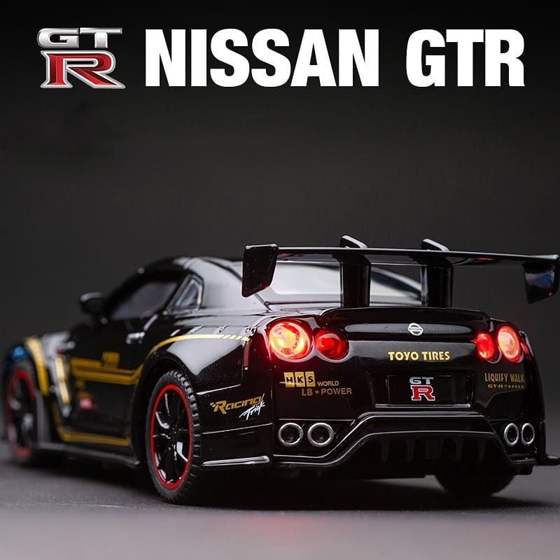🏁 МЕТАЛЛИЧЕСКАЯ МОДЕЛЬ «NISSAN GTR» в подарочной коробке (1:32 масшт.)